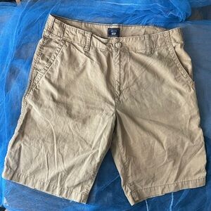 GAP Men's Khaki Flat Front Shorts 34”
